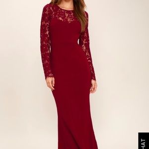 Sweetheart maroon gown